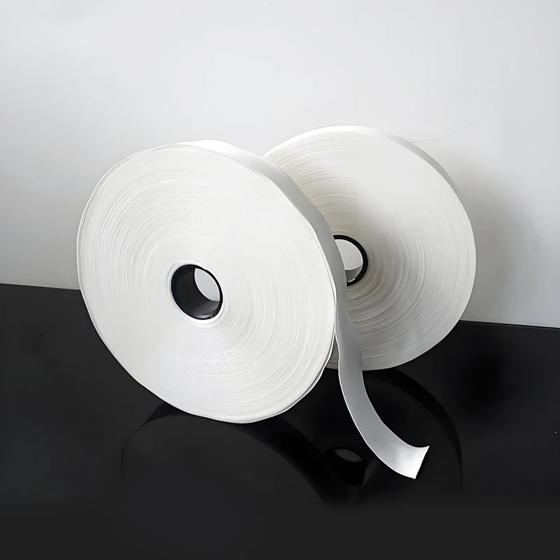 How Do Cleanroom Wiper Rolls Improve Contamination Control?